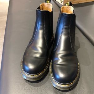 dr martens 1465